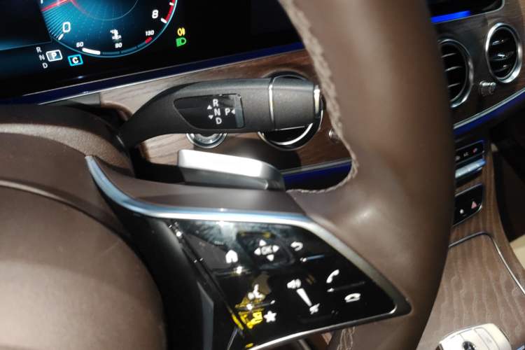 Used Mercedes-Benz E-Class 2023 Facelift E 260 L 4MATIC
