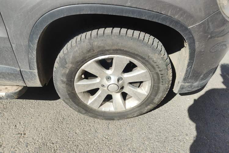 Used Volkswagen Tiguan 2010 1.8 TSI Automatic Two-Wheel Drive Trend Edition Right Front Wheel Hub