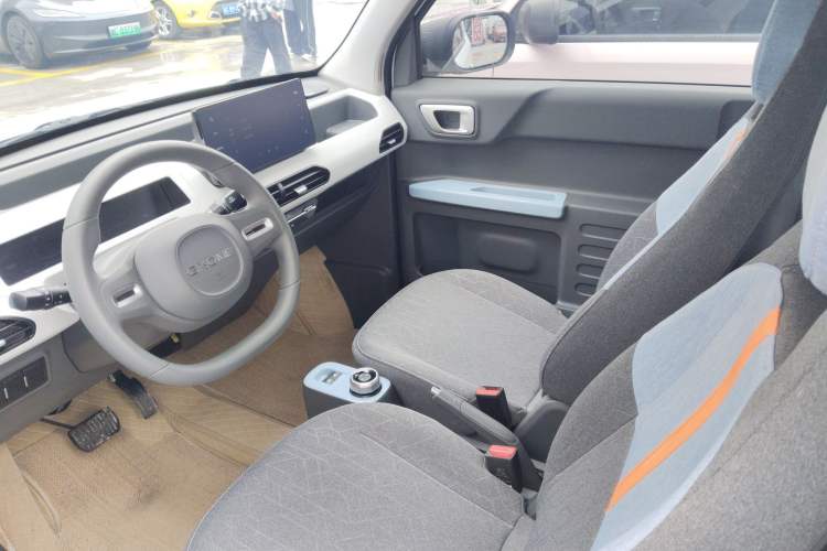 Used Geely Galaxy Panda 2024 Panda Mini 200km Endurance Bear Left Front Seat