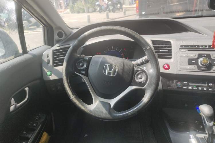 Used Honda Civic 2012 1.8L automatic luxury edition
