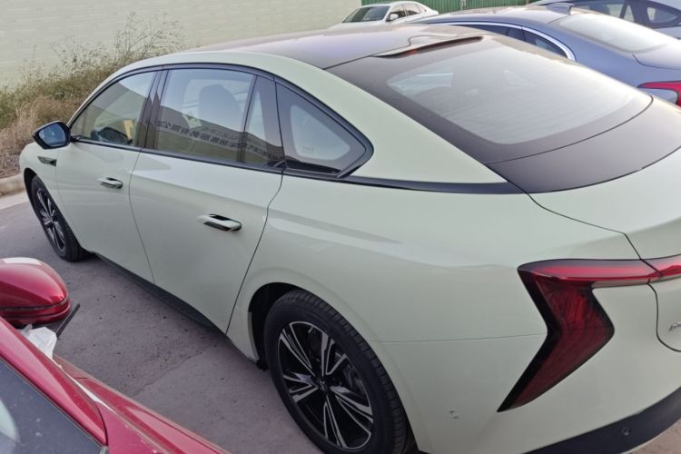 Used Hongqi EH7 2024 640 Pro+ All-Wheel Drive
