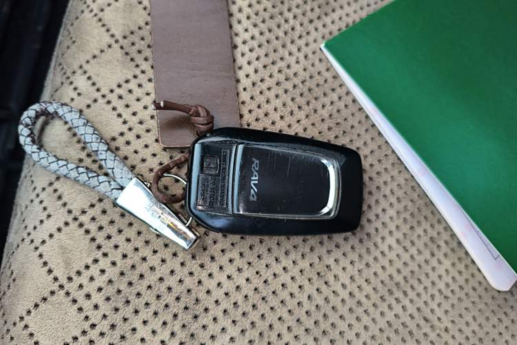 Used Toyota RAV4 2013 2.0L CVT Four-Wheel Drive New Edition