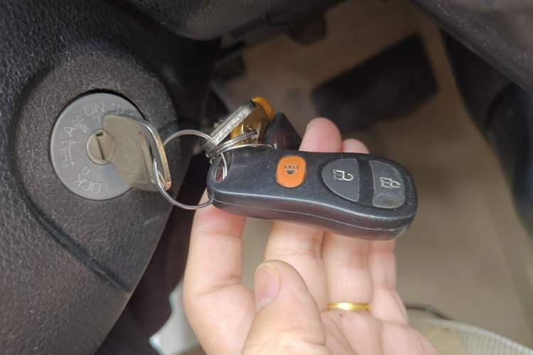 Used Venucia R30 2014 1.2L Manual Enjoyment Edition