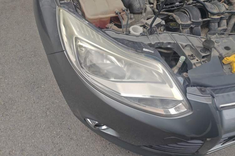 Used Ford Focus 2012 Sedan 1.6L Automatic Fashion Edition Right Front Headlight