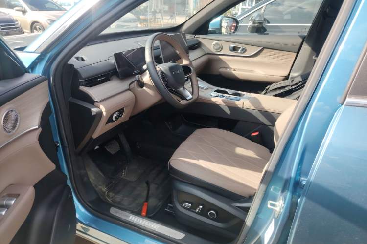 Used Chery Tiggo 8 PLUS C-DM 2025 1.5T 116 km Prestige Version 5 Seats
