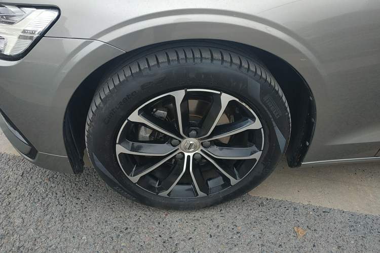 Used Volvo S60 2021 T4 Zhiyi Luxury Edition
