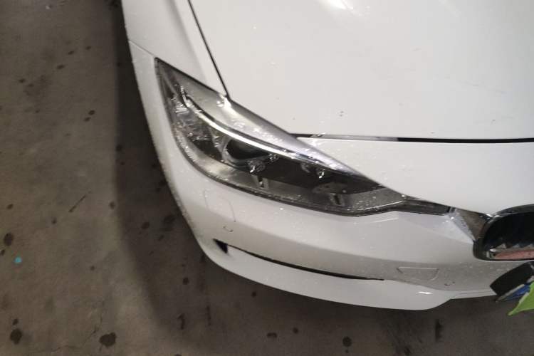 Used BMW 3 Series 2015 320i Luxury Line Stylish Edition
