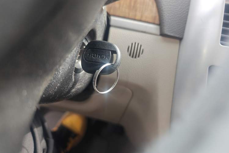 Used Buick Excelle 2015 1.5L Automatic Classic Model
