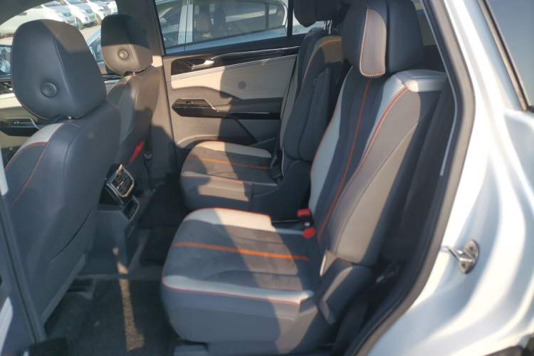 Used Volkswagen ID.6 CROZZ 2021 High-Performance PRIME Edition Left Rear Seat