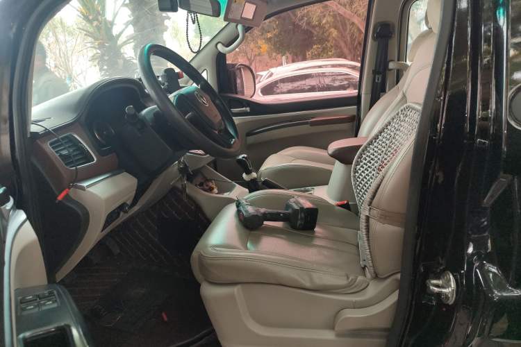 Used FORTHING Lingzhi 2018 M5L 1.6L 7-Seater Luxury Model Left Front Seat