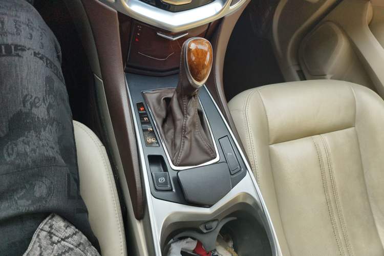 Used Cadillac SRX 2015 3.0L Elite Model Gear Lever