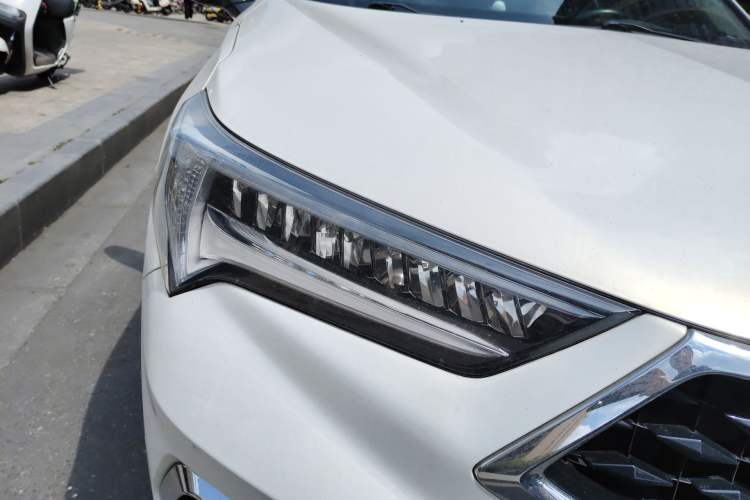 Used Acura CDX 2016 1.5T Two-Wheel Drive Deluxe Edition Right Front Headlight