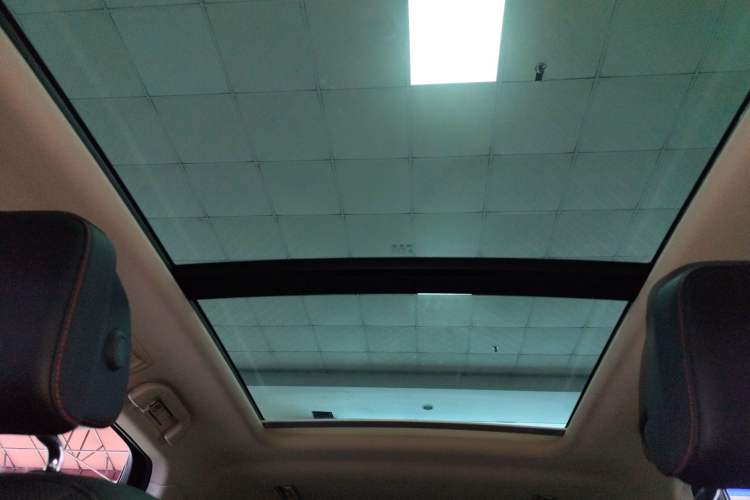 Used BYD Tang New Energy 2018 DM 2.0T All-Wheel Drive Smart Connect Elite 7-Seater China V Emission Standard Headliner