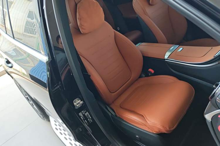 Used Mercedes-Benz GLC 2025 Refresh GLC 260 L 4MATIC Dynamic Edition Right Front Seat