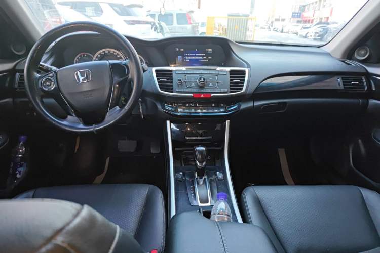 Used Honda Accord 2016 2.0L Comfort Edition Center Console