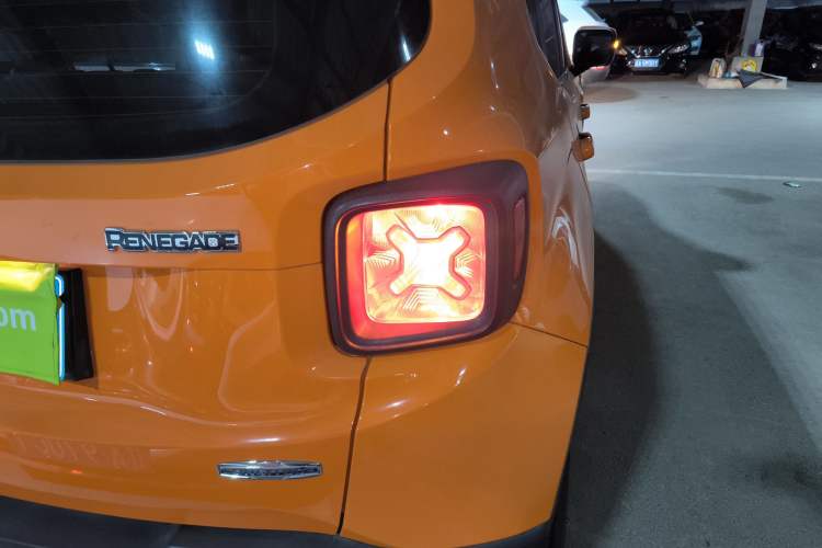 Used Jeep Renegade 2018 Connected Large Screen Version 180T Automatic High-Energy Edition
