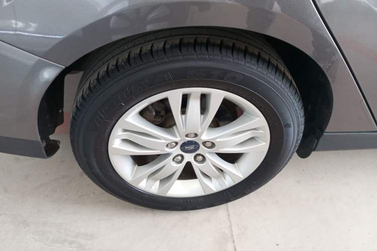 Used Ford Focus 2012 Sedan 1.6L Manual Comfort Model
