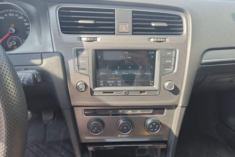 Used Volkswagen Golf 2016 230TSI Manual Comfort Version