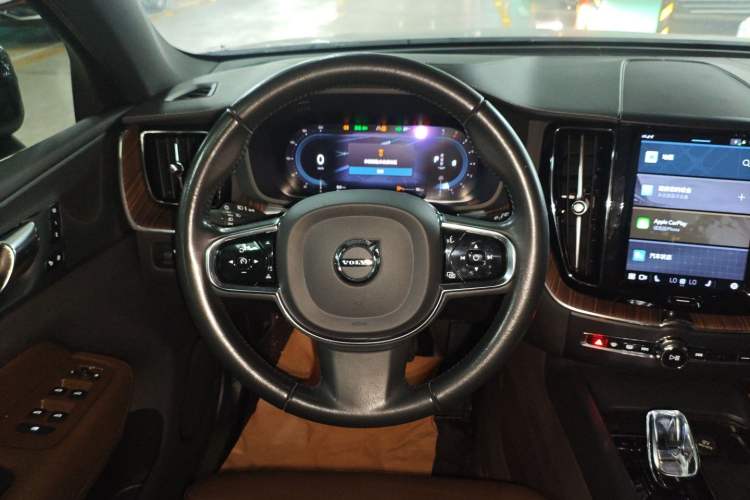 Used Volvo XC60 2022 B5 4x4 Smart Luxury Edition
