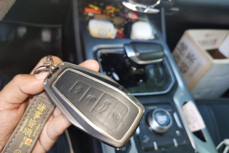 Used Geely Auto Haoyue 2022 1.8TD DCT Luxury 7-Seater Vehicle Key