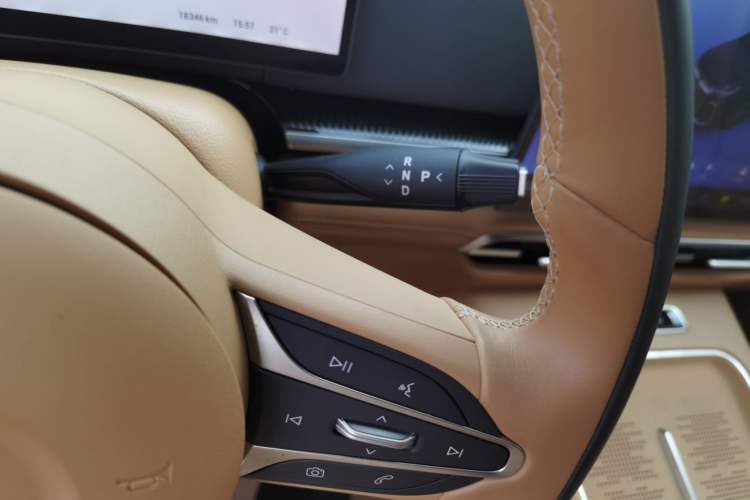 Used VOYAH Dream 2025 PHEV Four-Wheel-Drive Flagship Kunpeng Edition