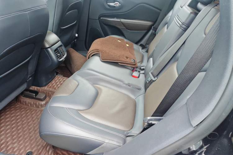 Used Jeep Cherokee 2017 2.4L Leading Smart Edition