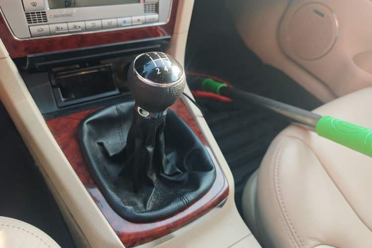 Used Volkswagen Passat 2009 1.8T Manual Luxury Edition Gear Lever