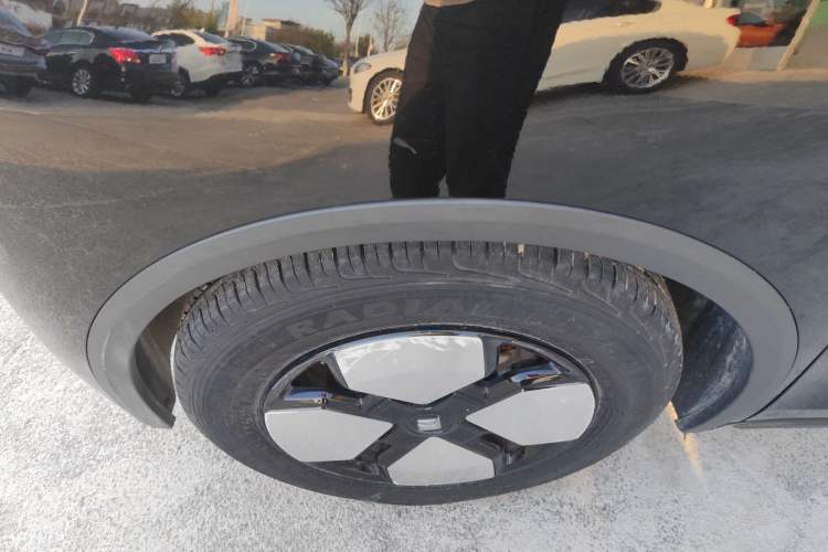 Used Baojun KiWi EV 2023 Smart Trend Edition Ternary Lithium Left Front Wheel Hub