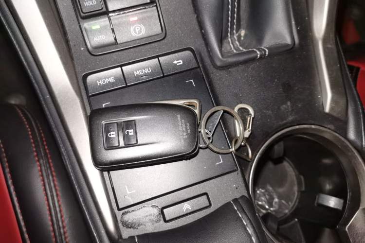 Used Lexus NX 2020 200 Front-Wheel Drive Freeline Edition China VI Standard Vehicle Key