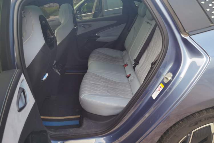 Used BYD Seal 2022 700 km Long-Range Rear-Wheel-Drive Version Left Rear Seat