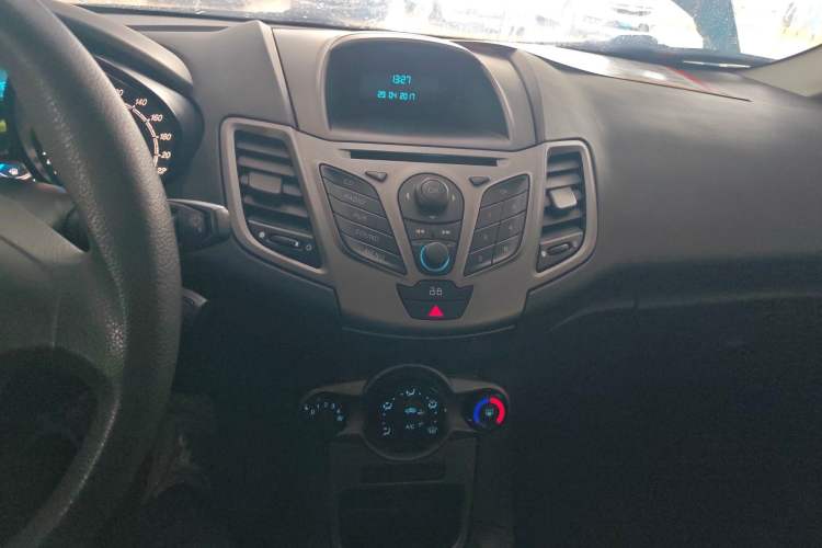 Used Ford Fiesta 2013 Sedan 1.5L Manual Fashion Edition Audio And AC Panel