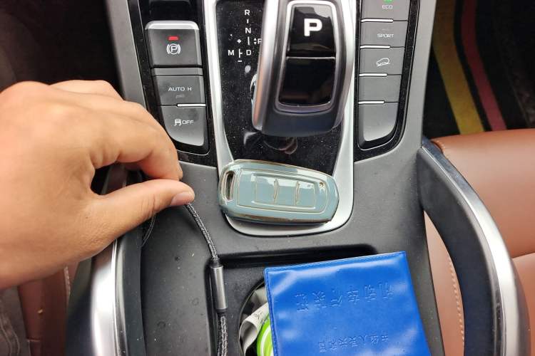 Used Geely Auto Emgrand X7 Sport 2021 1.8TD DCT Two-Wheel Drive Asian Games Edition Vehicle Key