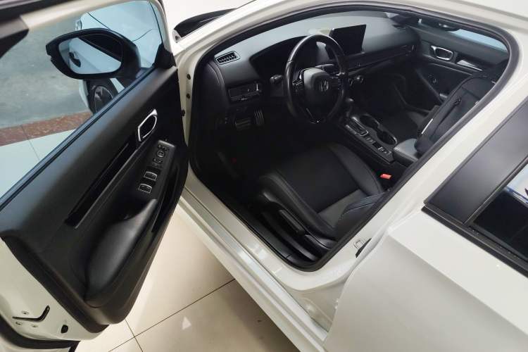 Used Honda Civic 2022 240TURBO CVT Dynamic Edition Driver Seat