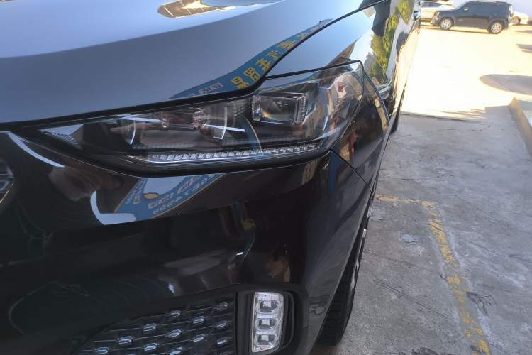 Used Wey VV6 2020 2.0T Two-Wheel Drive Smart Enjoyment+