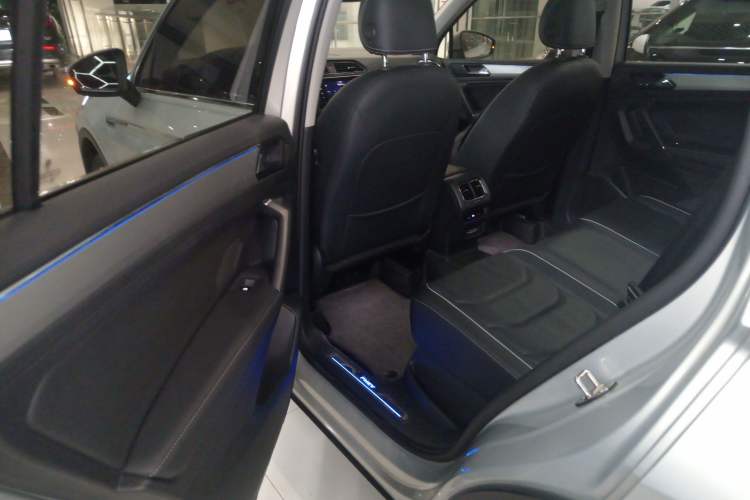 Used Volkswagen Tiguan L New Energy 2020 430 PHEV Plug-in Hybrid Flagship Edition Left Rear Seat