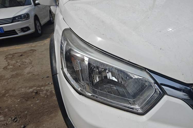 Used Venucia R50X 2013 1.6L Automatic Model