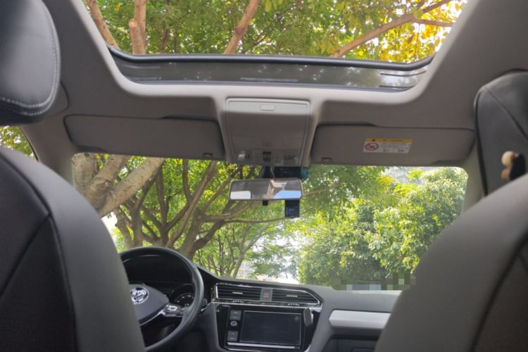 Used Volkswagen Tiguan L 2019 280TSI Automatic Two-Wheel Drive Panoramic Comfort Edition China V Standard Headliner