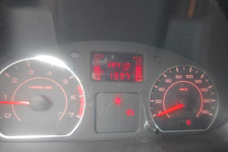 Used Wuling Hongguang V 2022 1.5L Jingqu Edition Electric-Assist LAR Odometer Close Up