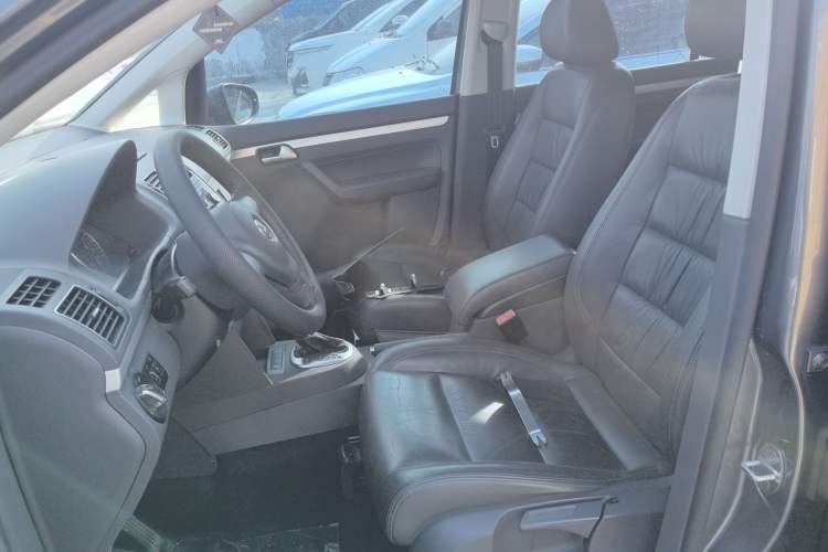 Used Volkswagen Touran 2015 1.4T DSG Comfort Edition 5 Seats