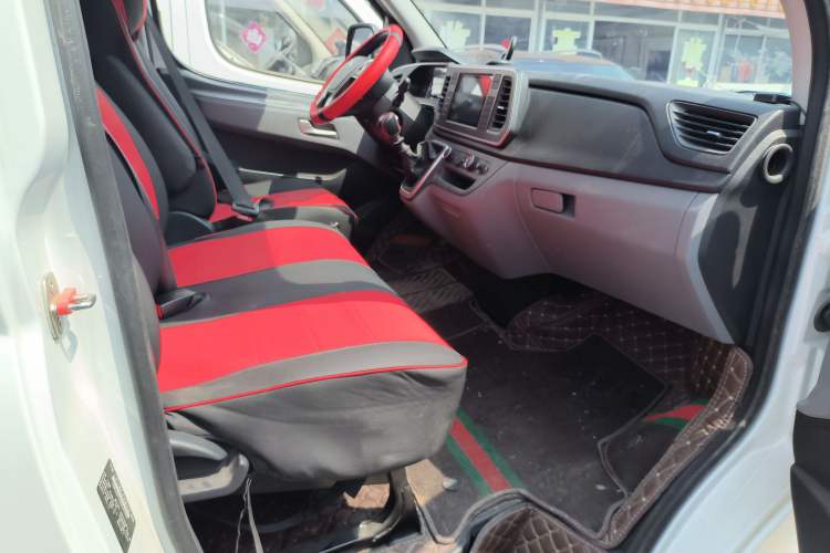 Used SAIC MAXUS Xintu V80 2024 Aotuntong Value Edition 6MT Short Wheelbase Ultra-Low Roof 127 Ps 5/6 Seats