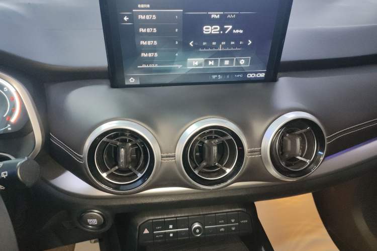 Used Wey VV6 2018 2.0T Two-Wheel-Drive Ultra-Luxury Version China V Standard
