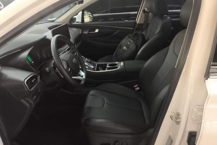 Used Hyundai Santa Fe 2023 Traveler 380T GDi Automatic All-Wheel Drive GLX HTRAC Elite Edition