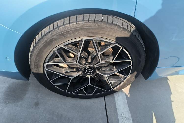 Used Zeekr 001 2025 YOU Edition 100 kWh All-Wheel Drive Right Rear Wheel Hub