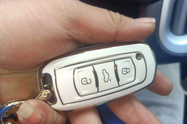 Used Geely Auto Emgrand 2015 Sedan 1.5L Manual - Top Trim Level
