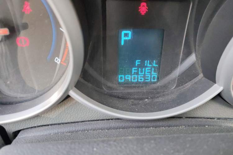 Used Chevrolet Cruze 2012 1.8L SE AT Odometer Close Up