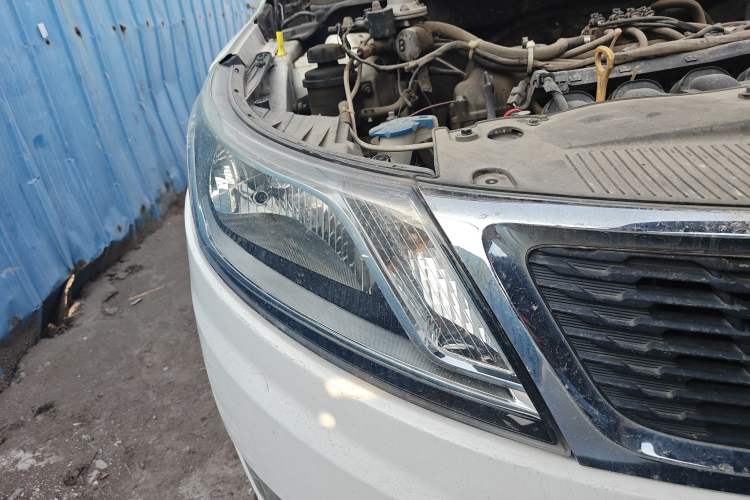 Used Kia K2 2012 Sedan 1.4L MT GLS Commemorative Edition