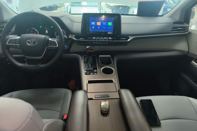 Used Toyota Granvia 2023 2.5L Hybrid Comfort Edition