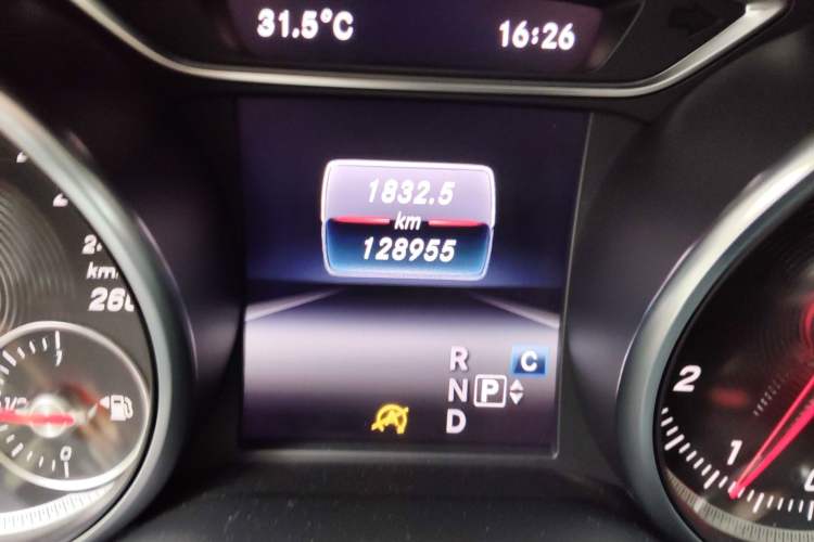 Used Mercedes-Benz GLA 2018 GLA 200 Fashion Model Odometer Close Up