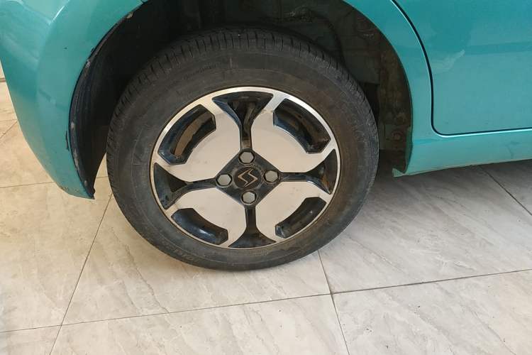 Used SOL E10X 2022 Flower Fairy Style Baby's Breath Right Rear Wheel Hub