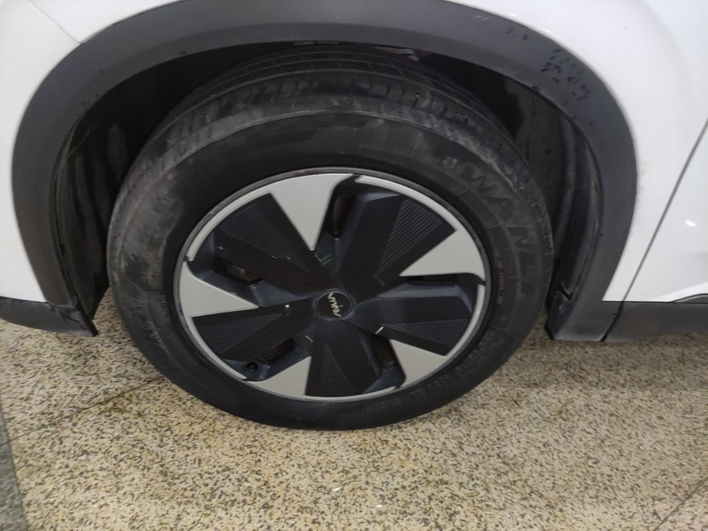 Dongfeng Aeolus L7 New Energy 2024 205 Plus — снимка 10